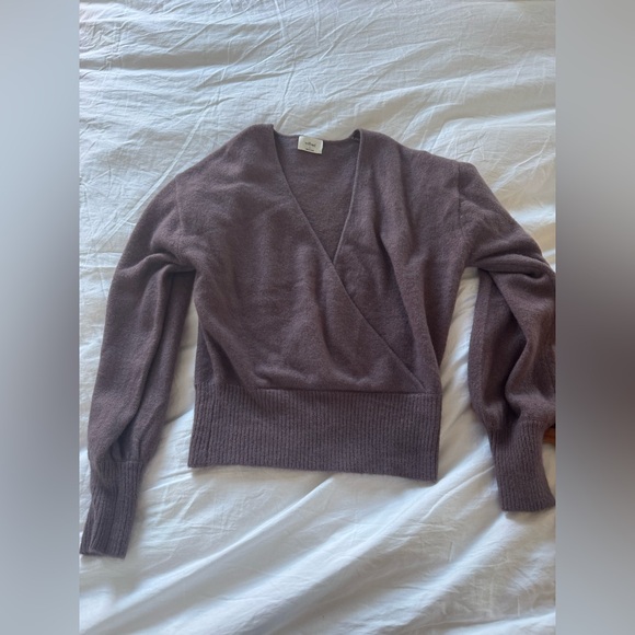 Aritzia sweater NWT - Picture 1 of 2